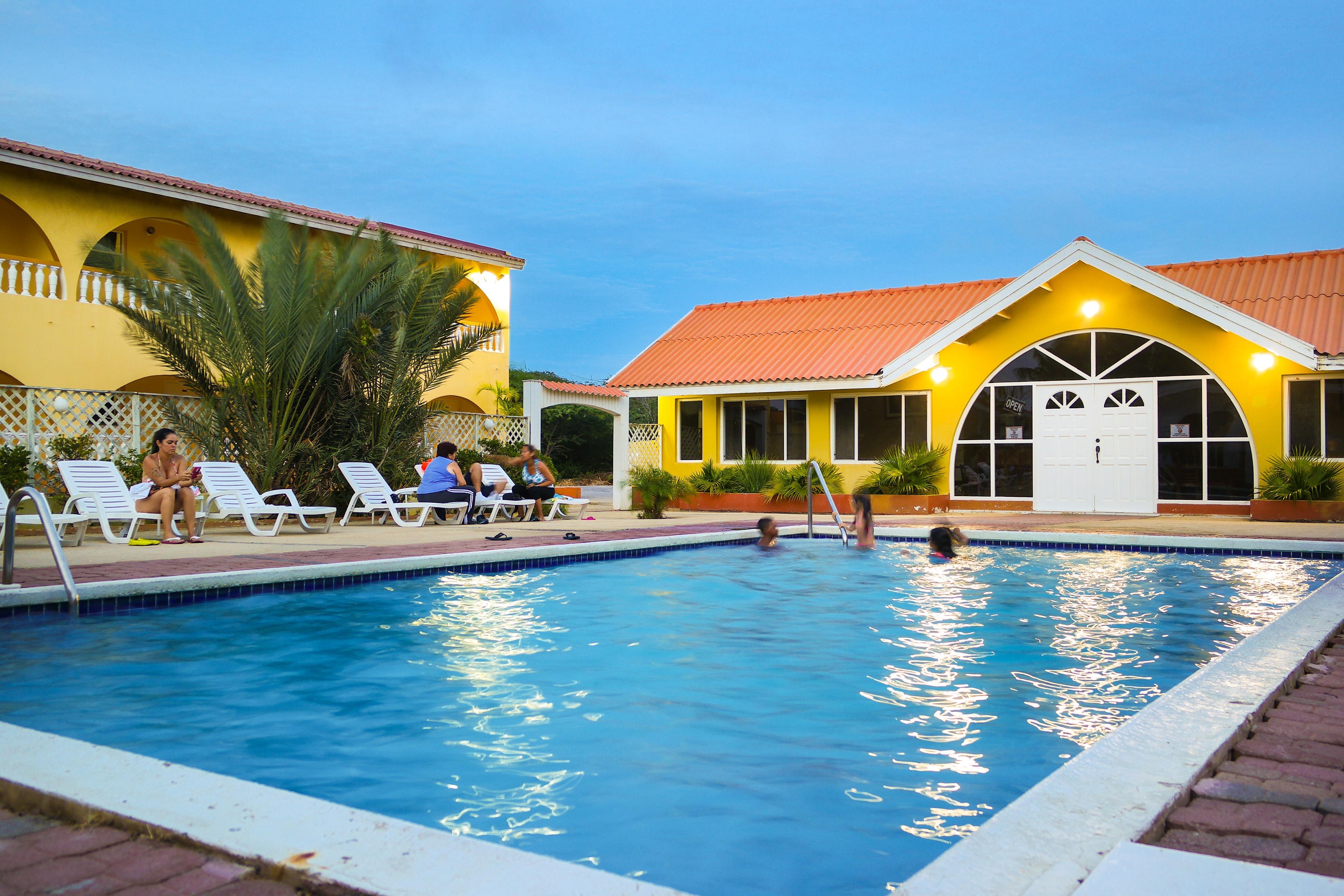 Coconut Inn Palm Beach Exteriör bild