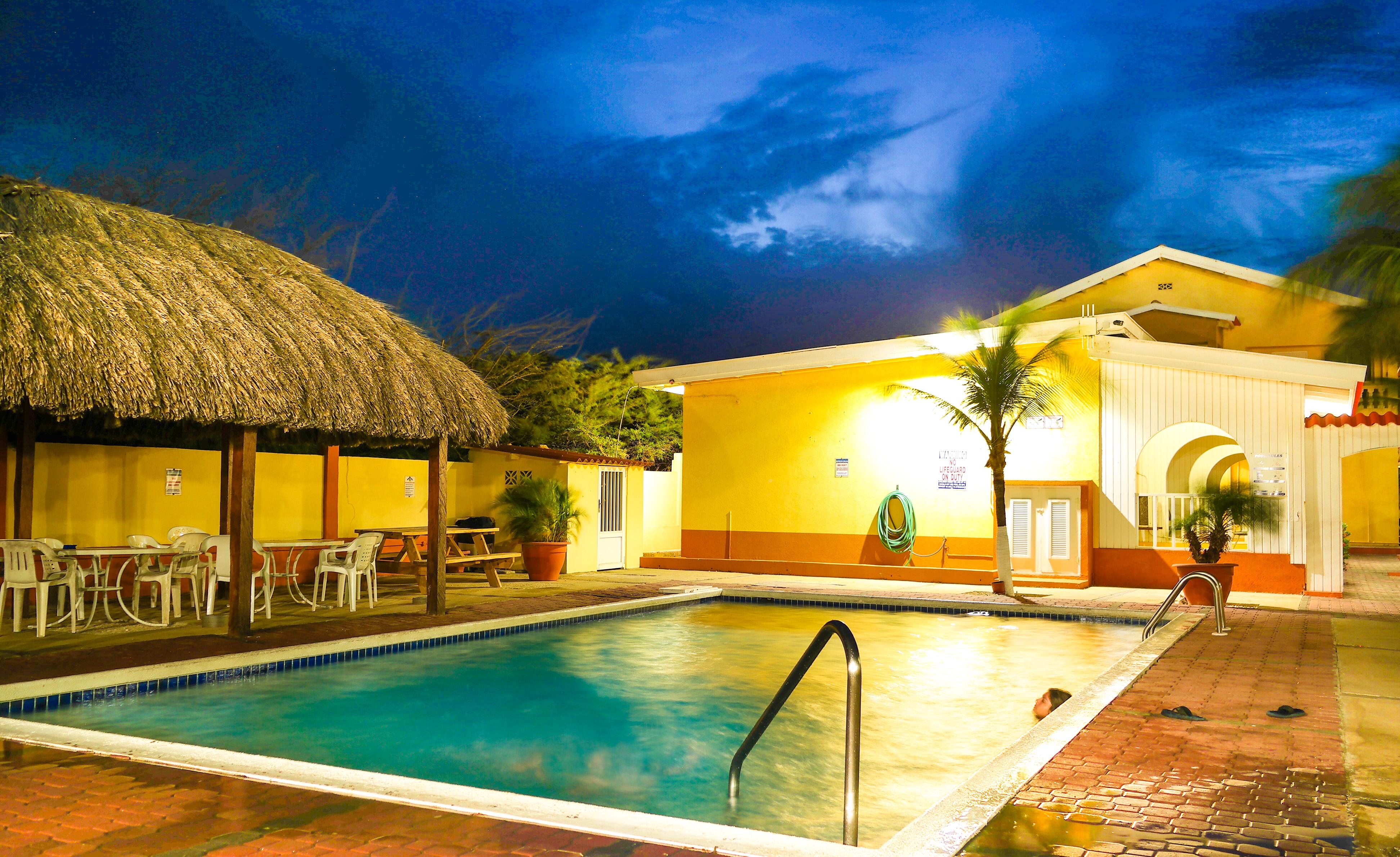 Coconut Inn Palm Beach Exteriör bild