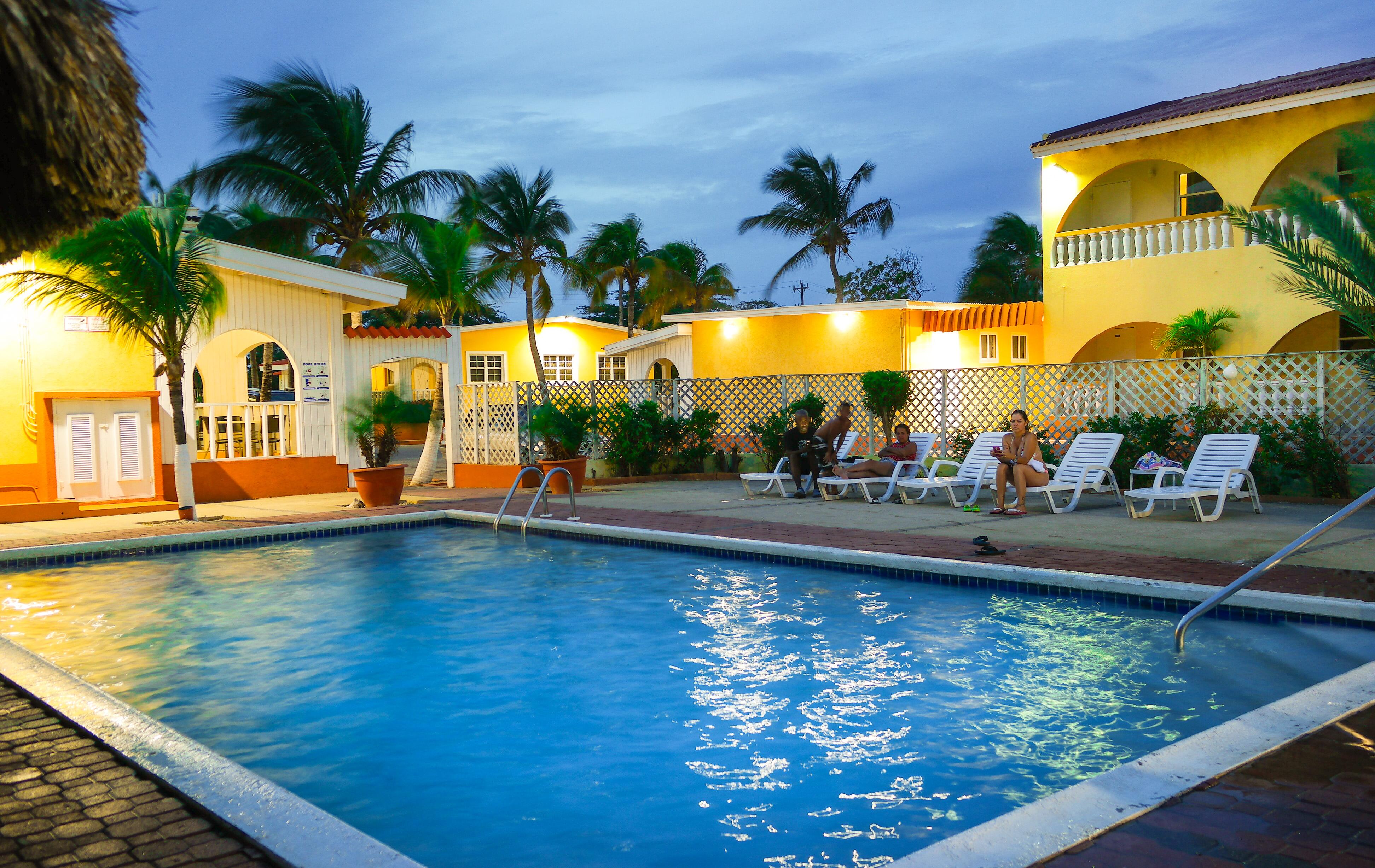 Coconut Inn Palm Beach Exteriör bild