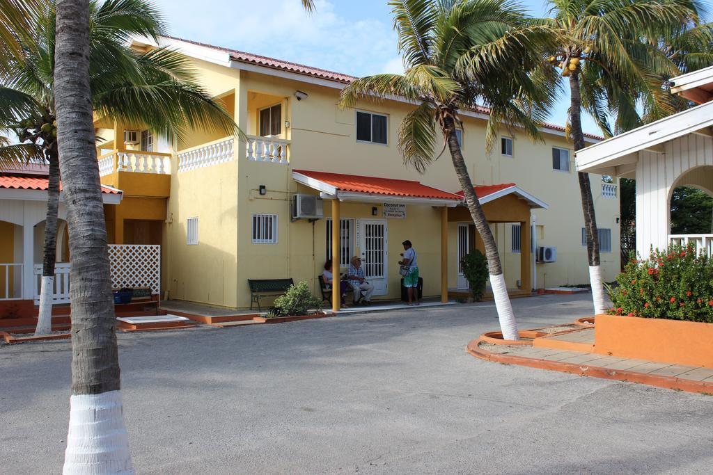 Coconut Inn Palm Beach Exteriör bild