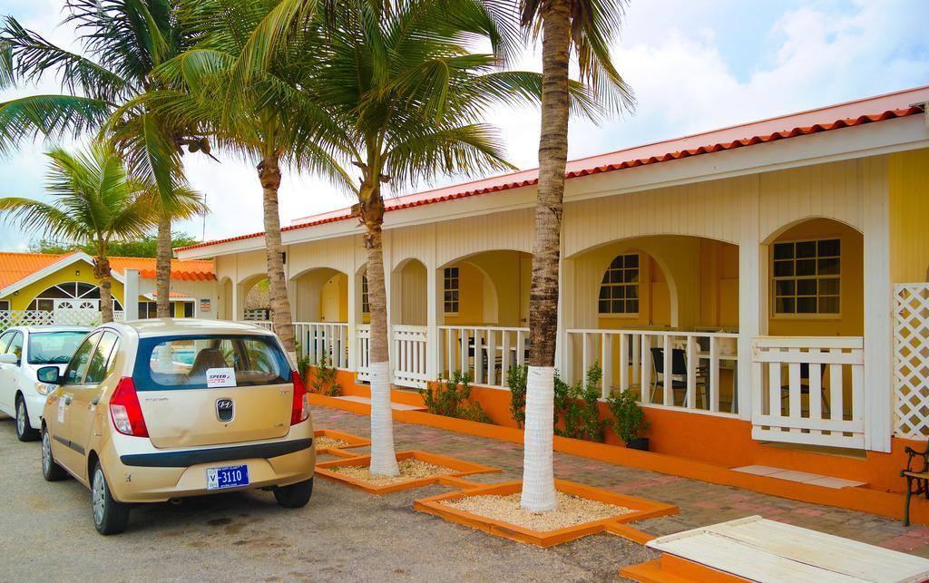 Coconut Inn Palm Beach Exteriör bild