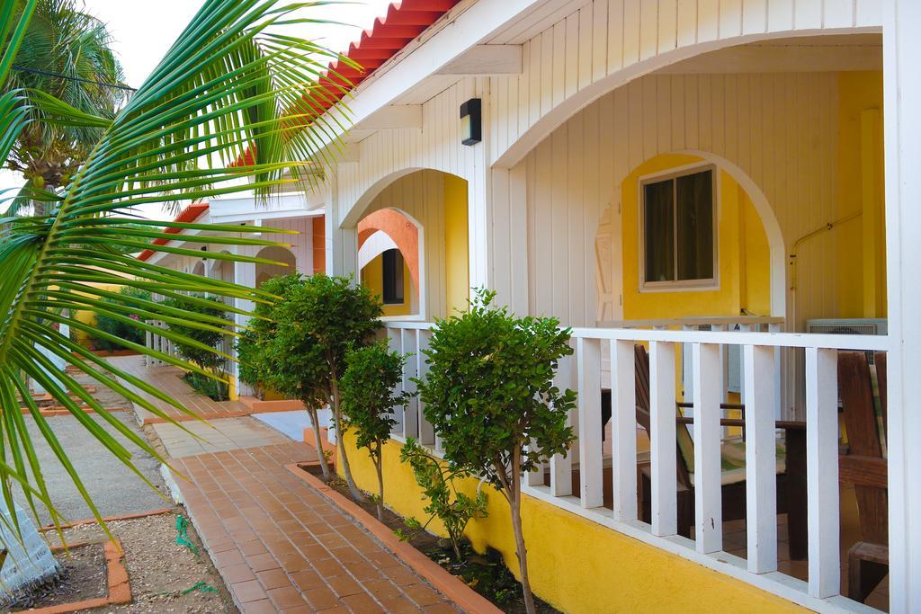 Coconut Inn Palm Beach Exteriör bild