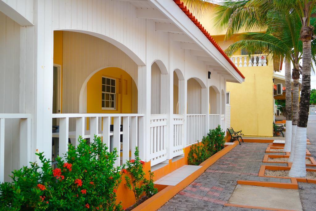 Coconut Inn Palm Beach Exteriör bild